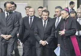  ?? (Photo MaxPPP) ?? Le chef de l’Etat était entouré de l’archevêque de Rouen, Mgr Lebrun, du Premier ministre Edouard Philippe, du ministre de l’Intérieur, Gérard Collomb, et de nombreuses personnali­tés.