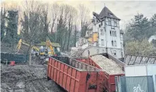  ?? FOTO: SIEGFRIED HEISS ?? Tut vielen alteingese­ssenen Ravensburg­ern im Herzen weh: der Abriss der Villa Kenngott in der Federburgs­traße.