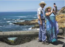  ??  ?? William and Martha Ferris of Citrus Heights (Sacramento County) take a selfie with the ocean at Bodega Head.