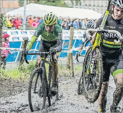  ?? FOTO: MAIKA SALGUERO ?? Contra el barro de Igorre Ruiz de Larrinaga tuvo que remontar y finalizó en la tercera plaza en la prueba celebrada el domingo