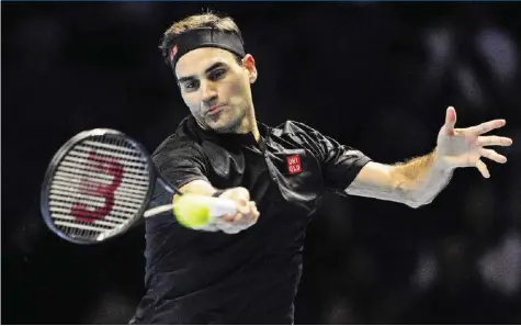  ?? EPA ?? Roger Federer hat in London noch viel Steigerung­spotenzial – und er wird sich gegen Novak Djokovic steigern müssen.