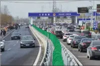  ?? BU TA / IC PHOTO ?? Subway commuters travel to work during the morning rush hour in Beijing in January.