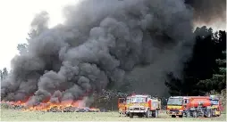  ?? PHOTO: EMMA DANGERFIEL­D/STUFF ?? Authoritie­s have met with concerned Amberley residents after a stockpile of tyres caught fire.