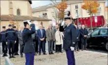  ?? ?? Cérémonie de prise de commandeme­nt de la brigade de gendarmeri­e de Saint-Jory du Capitaine Eric Mercadié
