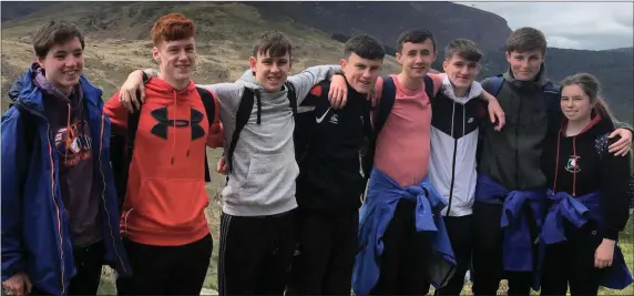  ??  ?? Coláiste Chill Mhantáin fifth year students who hiked 50km over three days from Ballinasto­e to Glenmalure as part of the Silver Gaisce President’s Award.