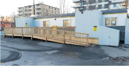  ?? GAVIN YOUNG ?? Calgary’s first safe-injection site is open in a temporary home — an ATCO trailer in the parking lot of the Sheldon Chumir Health Centre.