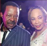  ?? ?? Sunny Ade with late wife, Hon. Risikat Ajoke Adegeye.