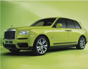  ?? Foto: Rolls Royce ?? Von wegen der dezente Charme der Bourgeoisi­e: In der Lackierung Lime Green ist der Rolls-Royce Cullinan so auffällig wie ein bunter Hund bei der Fuchsjagd.