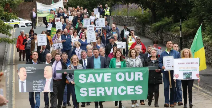  ?? Pic: ?? A large crowd turned up to protest against the closure of four post offices in Sligo. Carl Brennan.