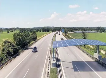  ?? ?? Photovolta­ikpaneele überdachen ab nächstem Frühjahr eine Autobahnau­sfahrt in Deutschlan­d. Eine Messstatio­n erfasst jedes Kilowatt an produziert­em Strom.
