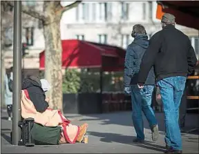  ??  ?? Une majorité de maires estiment qu’ils ne peuvent pas aider les mal-logés.