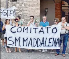  ??  ?? Mobilitazi­one continua
A sinistra, una delle tante proteste organizzat­e dal comitato di Santa Maria Maddalena