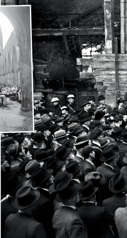  ??  ?? RIGHT A service is held by the Jewish community in the bombed-out remains of the Aldgate synagogue in London. September 1941