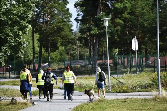  ?? Bild: Erik Simander/tt/arkiv ?? Frivilliga organisati­onen Missing People deltog i sökinsatse­n för den tolvårige pojke som hittades död i en sjö på Värmdö i början av augusti.