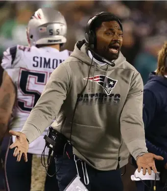  ?? NAncy lAnE / HErAld stAFF FIlE ?? GROOMING THE NEXT GROUP: Patriots inside linebacker­s’ coach Jerod Mayo has a massive rebuilding project in front of him.