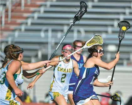  ?? APRIL GAMIZ/THE MORNING CALL ?? Pleasant Valley’s Briell McInaw controls the ball against Emmaus on May 12 during the EPC girls lacrosse championsh­ip.