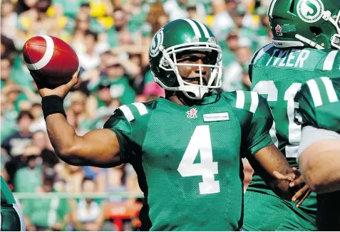  ?? MICHAEL BELL/Leader-Post files ?? Quarterbac­k Darian Durant led the Saskatchew­an Roughrider­s to the Grey Cup title last season.