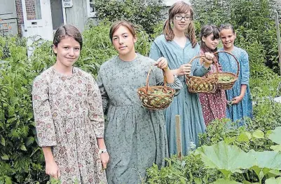  ?? PETERBOROU­GH HISTORICAL SOCIETY ?? Hutchison House Museum is looking for junior volunteers for the summer. These volunteers play an important role at the museum and act as servers, in period custom, for the Scottish Teas.