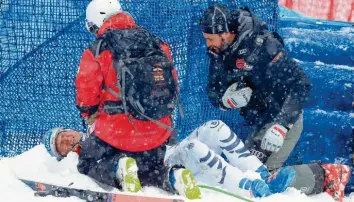  ?? Foto: afp ?? Bei seinem Sturz am vergangene­n Freitag zog sich Thomas Dreßen einen Riss des vorderen Kreuzbands zu. Der gerade erst begonnene WM-Winter ist für ihn damit gelaufen.