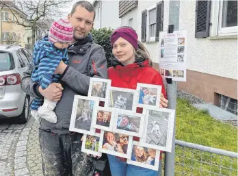  ?? FOTO: RUDI MULTER ?? Christian Abbt, Franziska Hepp und die kleine Johanna vermissen ihren Kater Jimmy.