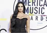  ??  ?? Drogas. Demi Lovato recibió ya en su domicilio un primer tratamient­o de choque con antinarcót­icos.