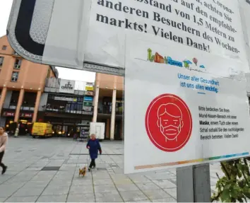  ?? Foto: Marcus Merk ?? Der Landkreis Augsburg nähert sich dem Grenzwert von 50 Neuinfekti­onen auf 100 000 Einwohner. Auf dem Rathauspla­tz in Gersthofen gilt nun Maskenpfli­cht.