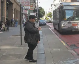  ?? Jana Asenbrenne­rova / Special to The Chronicle 2019 ?? A 27Bryant bus approaches Jones and O’Farrell streets in San Francisco in 2019. Pedestrian­s in the area will get a bit more breathing room.