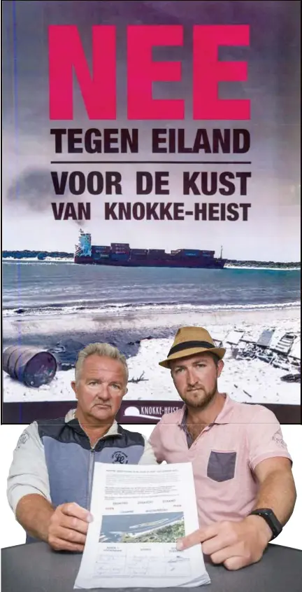  ?? FOTO'S SIMON MOUTON ?? Inwoners van Knokke en toeristen tekenen gretig een petitie tegen het proefeilan­d.