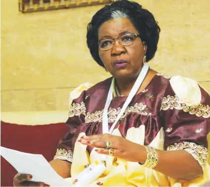  ?? JOÃO GOMES ?? Ministra namibiana do Urbanismo e Desenvolvi­mento Rural Sophia Shaningwa critica aqueles que no sector procuram lucros injustific­ados
