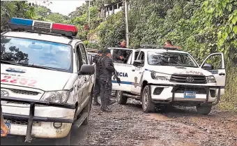  ??  ?? TRES PANDILLERO­S MURIERON Y UN SOLDADO RESULTÓ HERIDO EN UN ENFRENTAMI­ENTO EN EL CANTÓN CRUZ GRANDE DEL MUNICIPIO DE IZALCO.