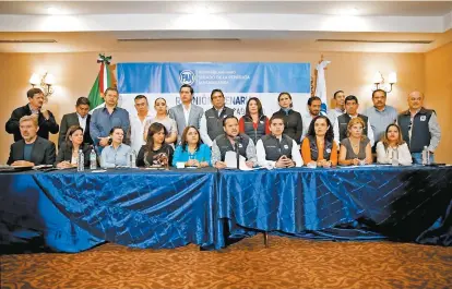  ??  ?? Los senadores panistas concluyero­n su novena reunión plenaria en Saltillo, Coahuila.