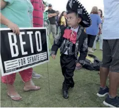  ??  ?? Lors d’un rassemblem­ent de soutien à « Beto », à Fort Worth.