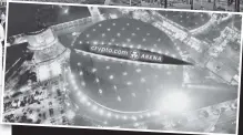  ?? ?? Tom Brady and supermodel wife Gisele Bündchen starred in a $20 million ad campaign by FTX (top), an example of the high premiums that cryptocurr­ency firms are willing to pay for sports sponsorshi­p deals such as the one at the arena formerly known as the Staples Center in Los Angeles.