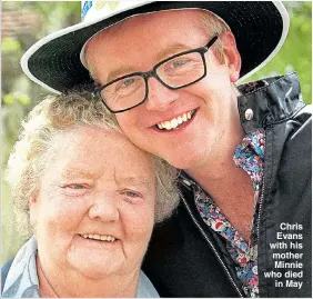  ?? Picture: WAYNE STARR ?? Chris Evans with his mother Minnie who died in May