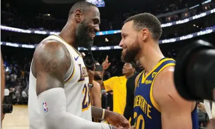  ?? Yamashita/USA Today Sports ?? LeBron James and Stephen Curry greet each other after the Lakers’ win over the Warriors on Saturday night. Photograph: Darren