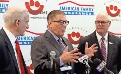  ?? PAT A. ROBINSON / MILWAUKEE JOURNAL SENTINEL ?? Ted Kellner (from left), Don Smiley and Jack Salzwedel on Thursday announce a new partnershi­p for Summerfest featuring American Family Insurance.