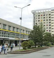  ??  ?? A rischio I viali dell’ospedale Ruggi d’Aragona