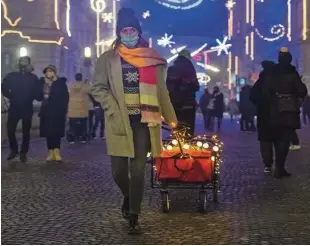  ??  ?? Od starega leta se bomo morali posloviti s precej manj blišča in pompa, kot smo ga bili vajeni v preteklost­i.