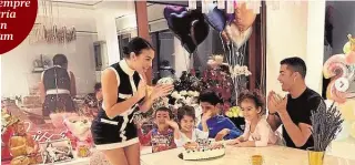  ?? INSTAGRAM ?? Georgina celebrando su 27 cumpleaños con Cristiano y sus hijos