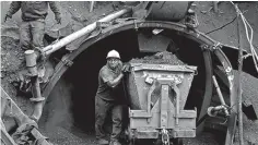  ??  ?? Informan. En los últmos días se dio a conocer que la mina El Mezquite, en Sabinas, reincide en violacione­s a las condicione­s de seguridad.
