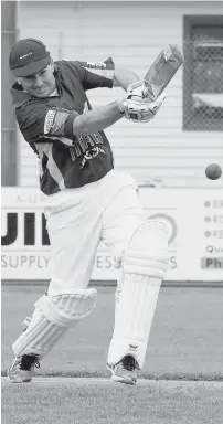  ??  ?? Ray Evans scored a captain’s knock of 60 to lead Garfield-Tynong to a competitiv­e score against Drouin in division four