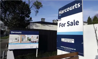  ??  ?? A house for sale in Christchur­ch in February. The New Zealand government has targeted property speculator­s in its latest attempt to cool the housing market. Photograph: Mark Baker/AP