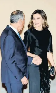  ?? JUANJO MARTÍN / EFE ?? REBELO DE SOUSA Y LETIZIA ORTIZ
El presidente de Portugal tiene una novia desde hace 30 años pero no aparece en público con ella. La Reina hizo un poco de primera dama