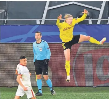  ?? FOTO: MARTIN MEISSNER/DPA ?? Dortmunds Erling Haaland feiert sein Tor zum 2:0.