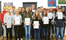  ?? Foto: Walter Müller ?? Diese THG-Schüler erhielten Urkunden als Anerkennun­g für ihre Leistungen in den Jahrgangss­tufentests.
