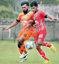  ??  ?? Super Sun beat Java Lane 2-1 at City League ground in Colombo – Pic by Amila Gamage