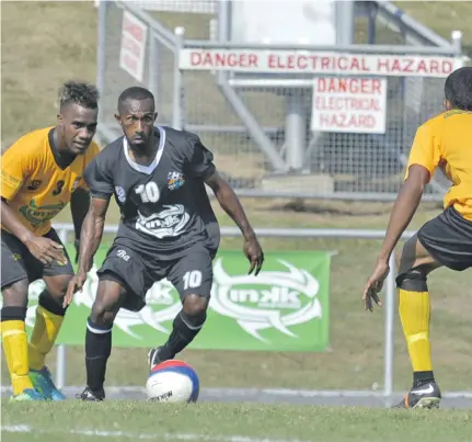  ?? Photo: Waisea Nasokia ?? Ba’s Meli Codro in control against Tavua in their second pool match at Churchill Park,Lautoka on July 21, 2018.