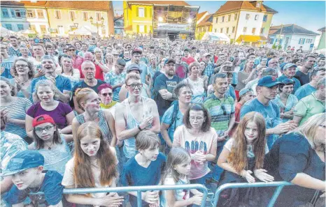  ?? ARCHIVFOTO: RALF SCHÄFER ?? Das Open-Air-Festival der Stadtkapel­le hatte im Sommer viele Konzertbes­ucher nach Markdorf gelockt. Die Stadt will diesen Schwung nun nutzen und weitere Konzerte veranstalt­en.