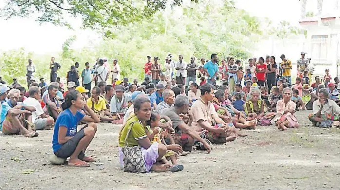  ?? Picture: (ABC NEWS: VONIA VIEIRA) ?? The affected landowners at Naktuka in the Oecusse region of Timor-Leste.