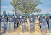  ??  ?? Rapid Action Force personnel at Singhu border in New Delhi on Saturday.
AMAL KS/HT